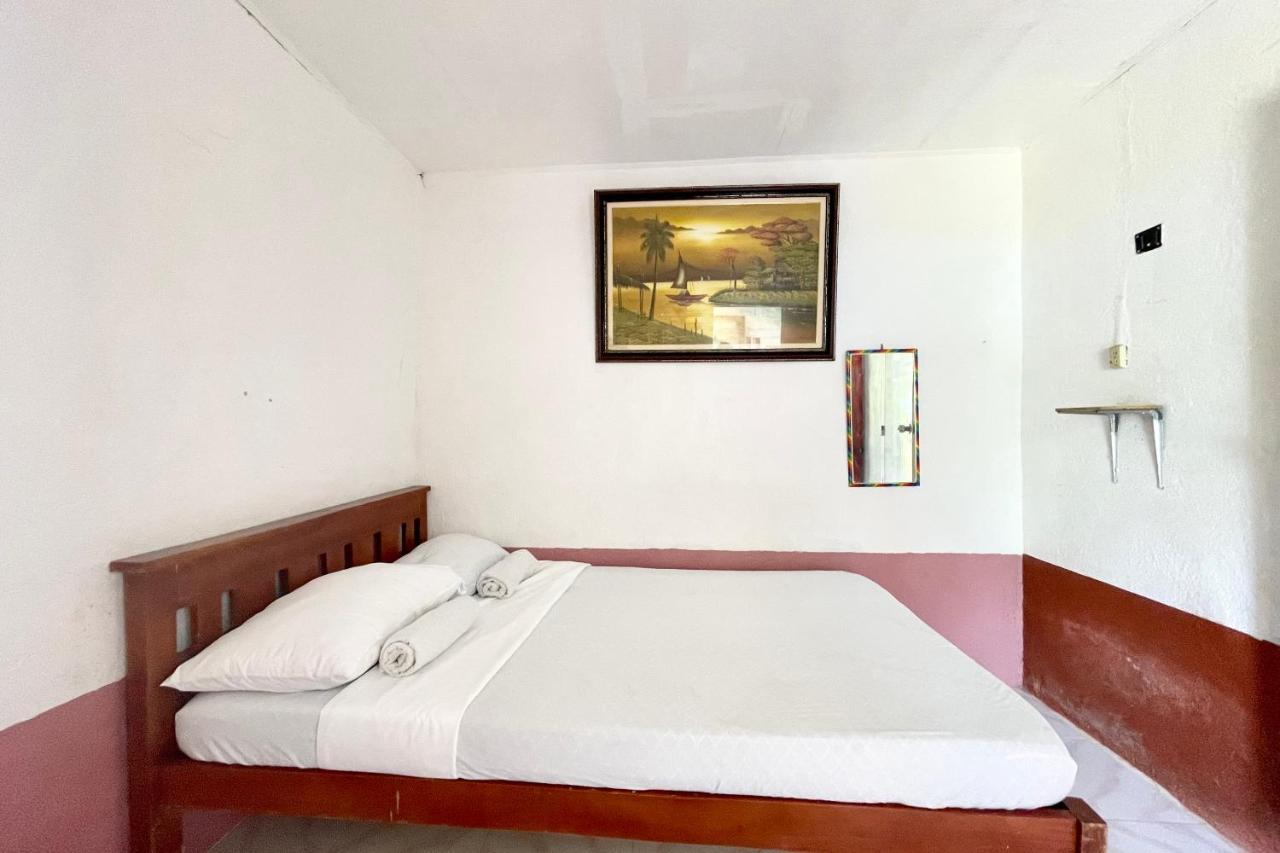 Oyo 899 Merie Diz Sunrise Beach Resort Oslob Esterno foto